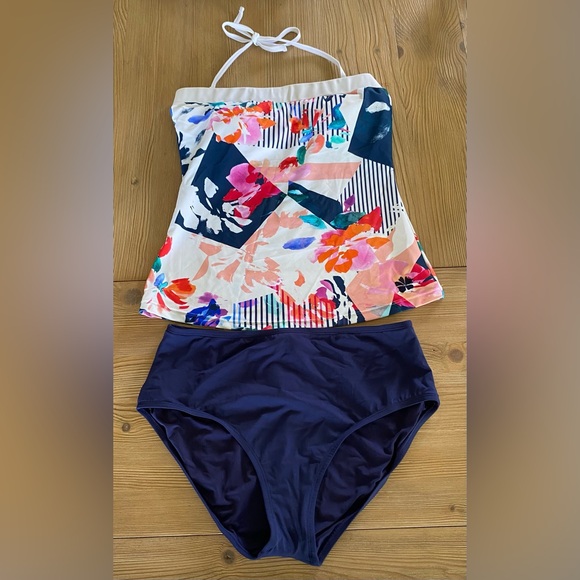 Hapari tankini size 12/14 with bottoms size large - Picture 2 of 2